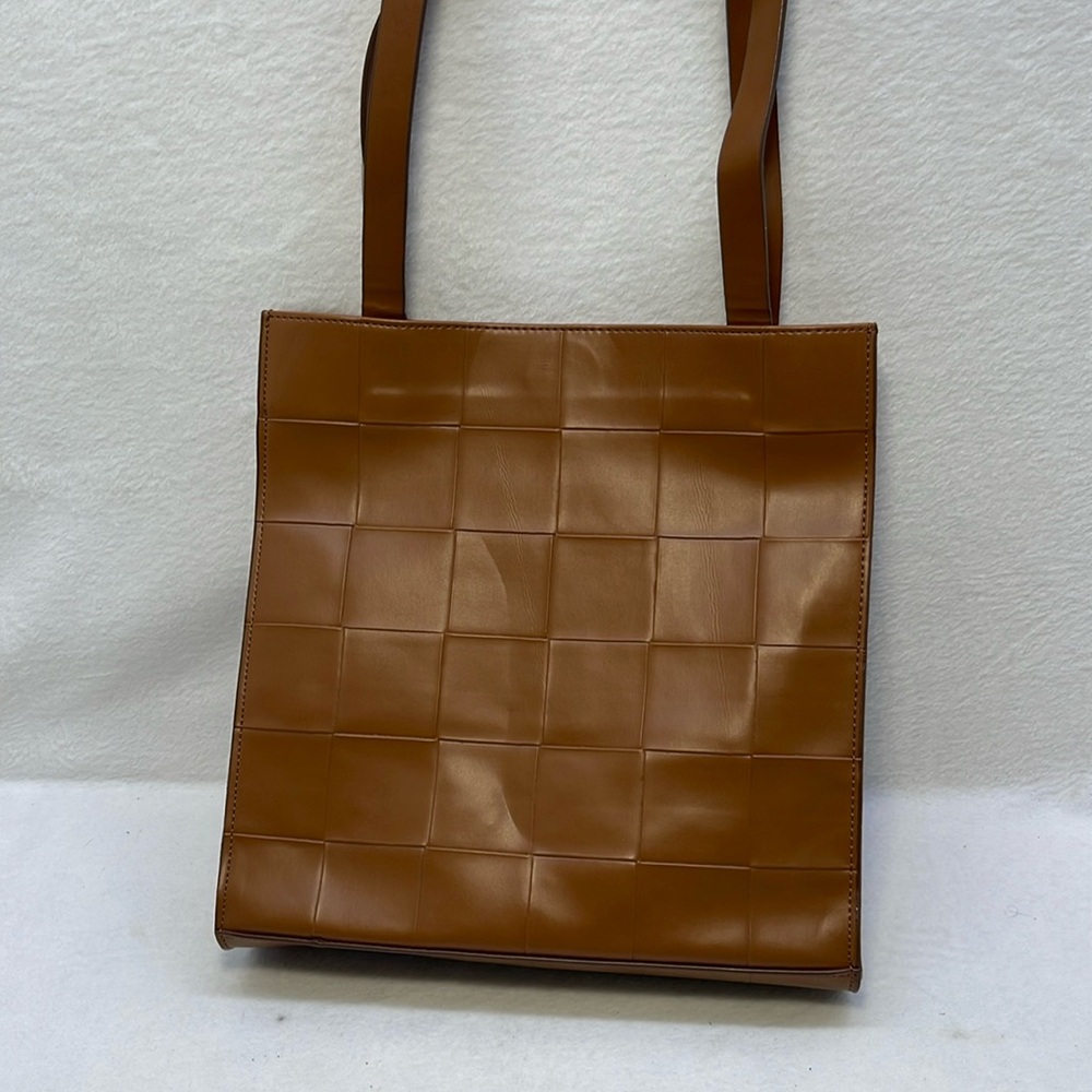 ASOS DESIGN tan purse.